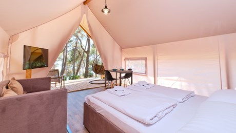 Glamping Couple Zelt Doppelbett